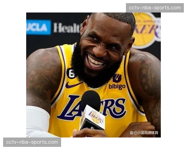 湖人防守端采用自由人战术 詹姆斯解读边线球成功制造失误